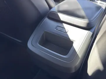 VOLVO XC60 B5 (Benzin) Plus Dark AWD Automatik Navi