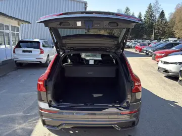 VOLVO XC60 B5 (Benzin) Plus Dark AWD Automatik Navi