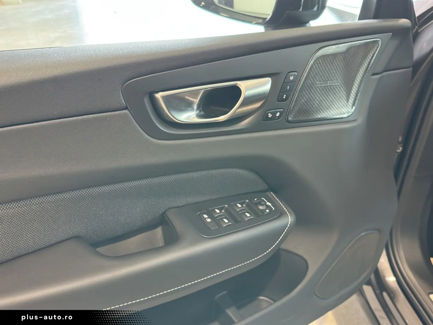 VOLVO XC 60 Plus Dark AWD Navi LED Klima