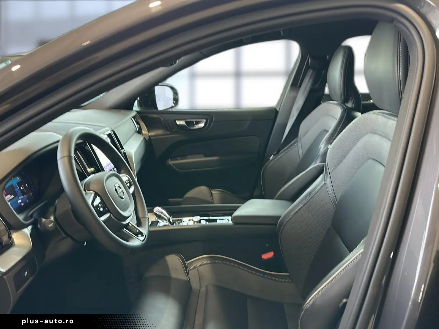 VOLVO XC 60 Plus Dark AWD Navi LED Klima