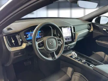 VOLVO XC 60 Plus Dark AWD Navi LED Klima