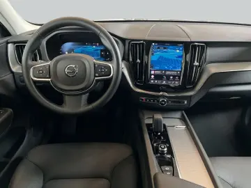 VOLVO XC60 B5 AWD Aut Leder PilotAssist BLIS Voll-LED