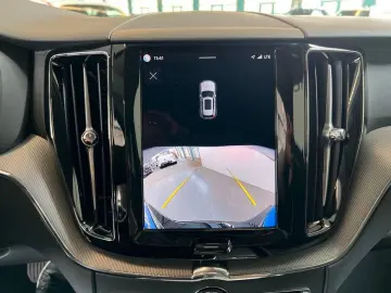 VOLVO XC60 B5 AWD Aut Leder PilotAssist BLIS Voll-LED