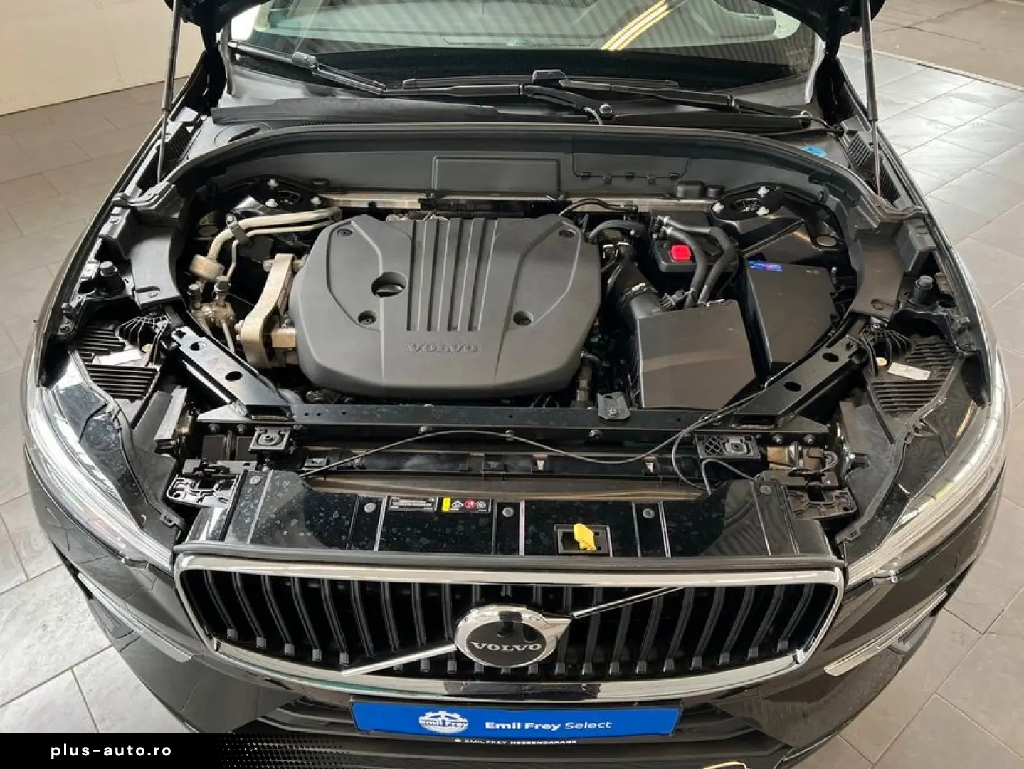 VOLVO XC60 B5 AWD Aut Leder PilotAssist BLIS Voll-LED