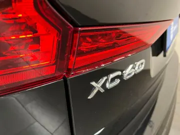 VOLVO XC60 B5 AWD Aut Leder PilotAssist BLIS Voll-LED