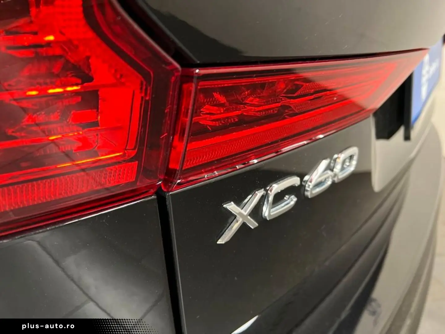 VOLVO XC60 B5 AWD Aut Leder PilotAssist BLIS Voll-LED