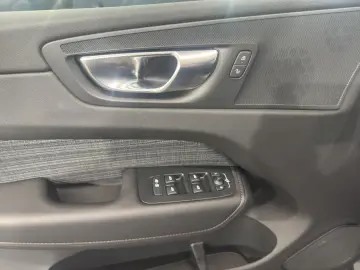 VOLVO XC60 B5 B AWD Core