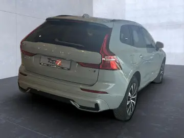 VOLVO XC60 B5 (Benzin) Plus Dark AWD Automatik Navi