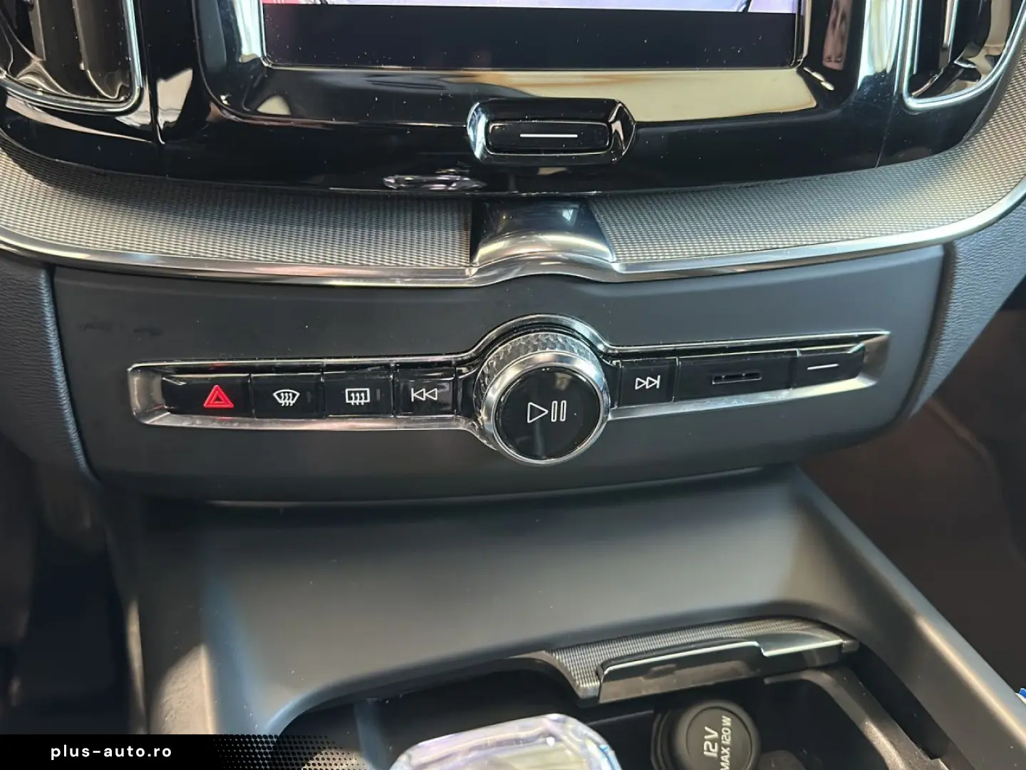VOLVO XC60 B5 (Benzin) Plus Dark AWD Automatik Navi