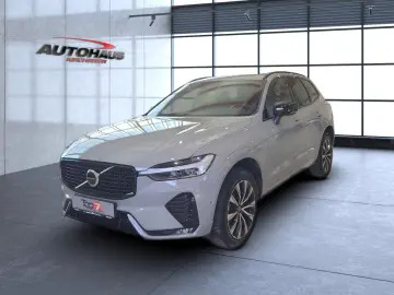 VOLVO XC60 B5 (Benzin) Plus Dark AWD Automatik Navi