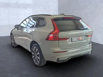 VOLVO XC60 B5 (Benzin) Plus Dark AWD Automatik Navi
