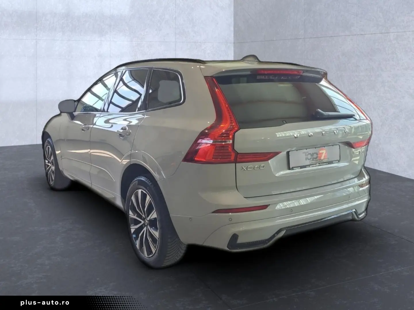 VOLVO XC60 B5 (Benzin) Plus Dark AWD Automatik Navi