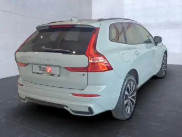 VOLVO XC60 B5 (Benzin) Plus Dark AWD Automatik Navi