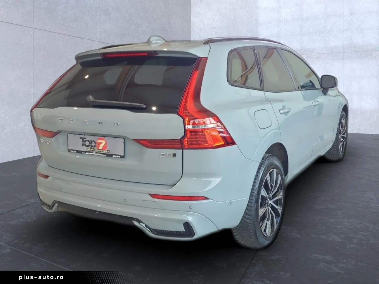 VOLVO XC60 B5 (Benzin) Plus Dark AWD Automatik Navi