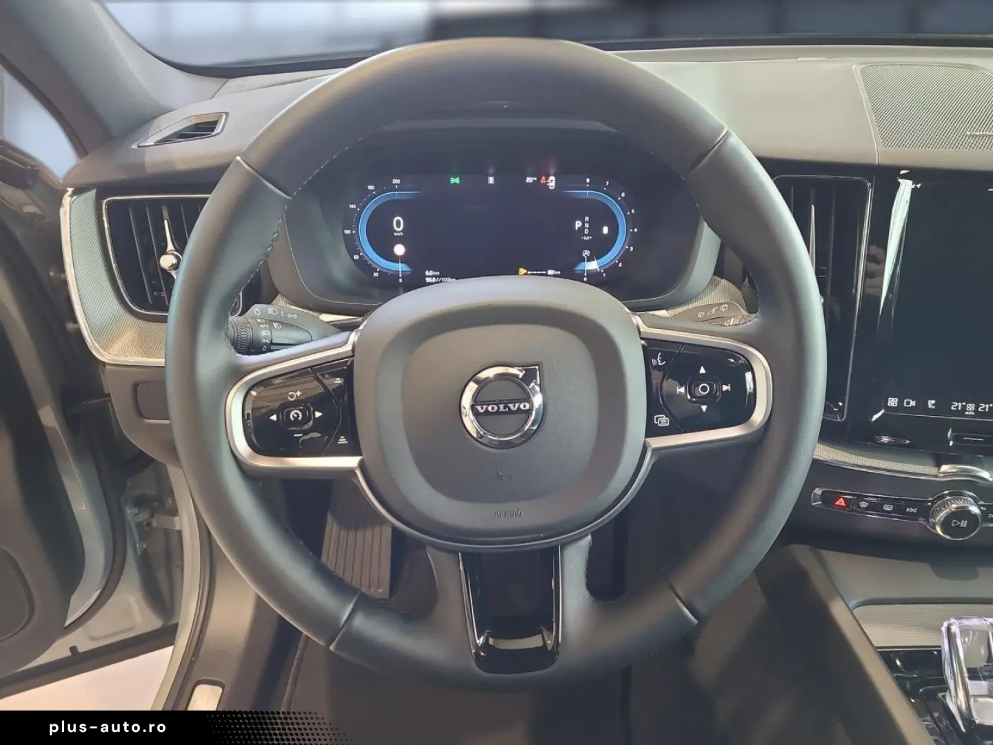 VOLVO XC60 B5 (Benzin) Plus Dark AWD Automatik Navi