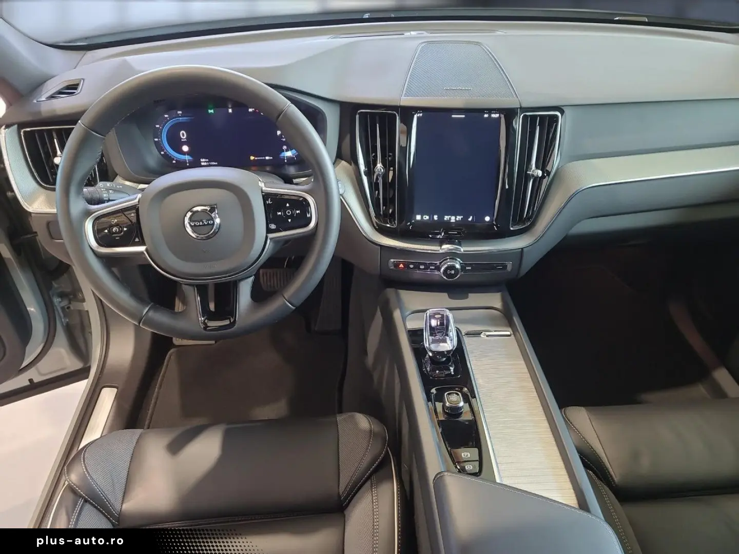 VOLVO XC60 B5 (Benzin) Plus Dark AWD Automatik Navi