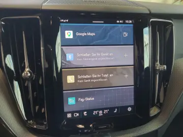 VOLVO XC60 B5 (Benzin) Plus Dark AWD Automatik Navi