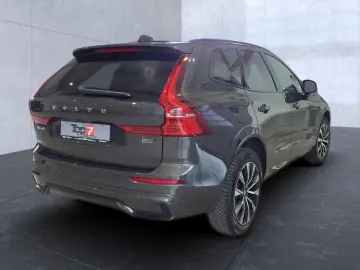 VOLVO XC60 B5 (Benzin) Plus Dark AWD Automatik Navi