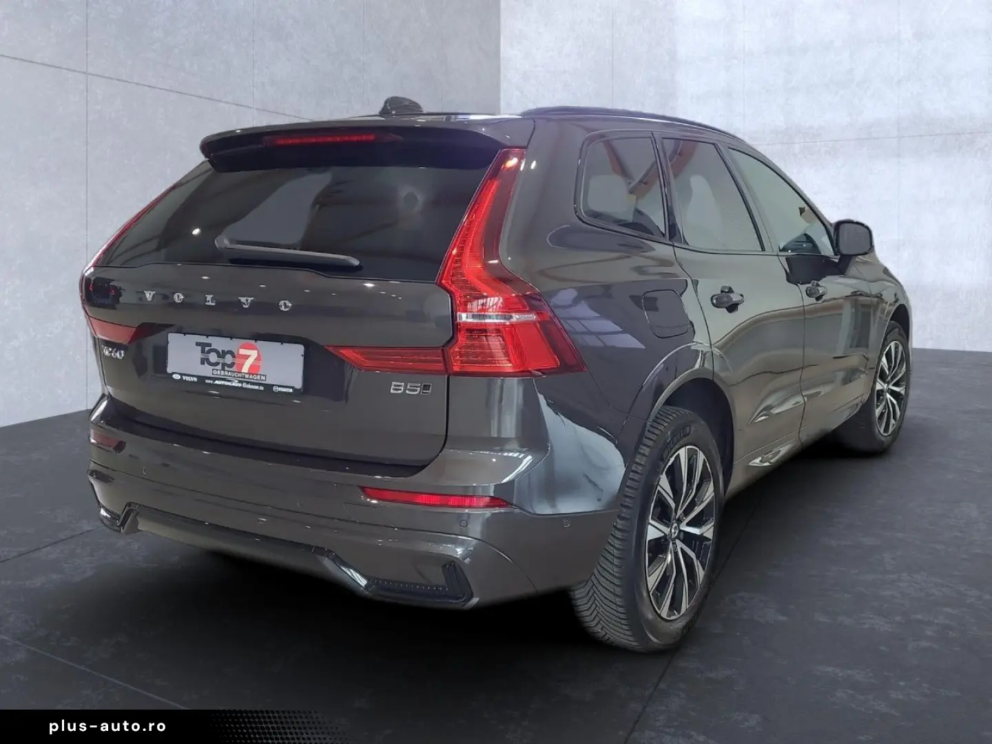 VOLVO XC60 B5 (Benzin) Plus Dark AWD Automatik Navi