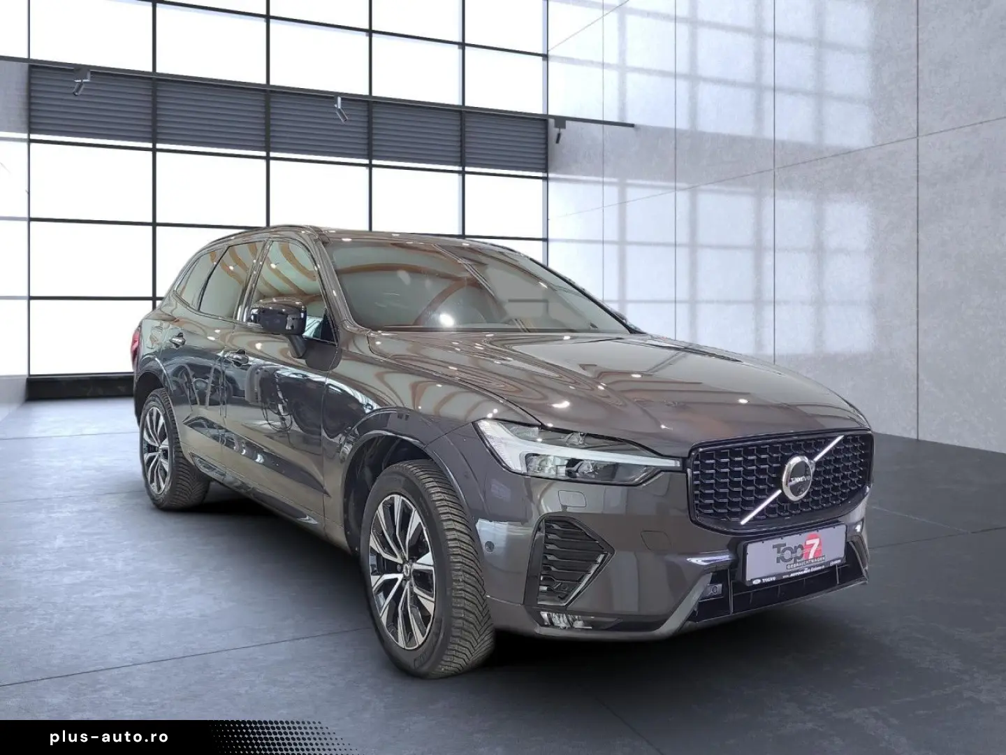 VOLVO XC60 B5 (Benzin) Plus Dark AWD Automatik Navi
