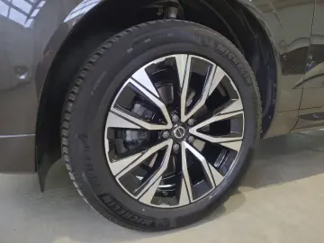VOLVO XC60 B5 (Benzin) Plus Dark AWD Automatik Navi