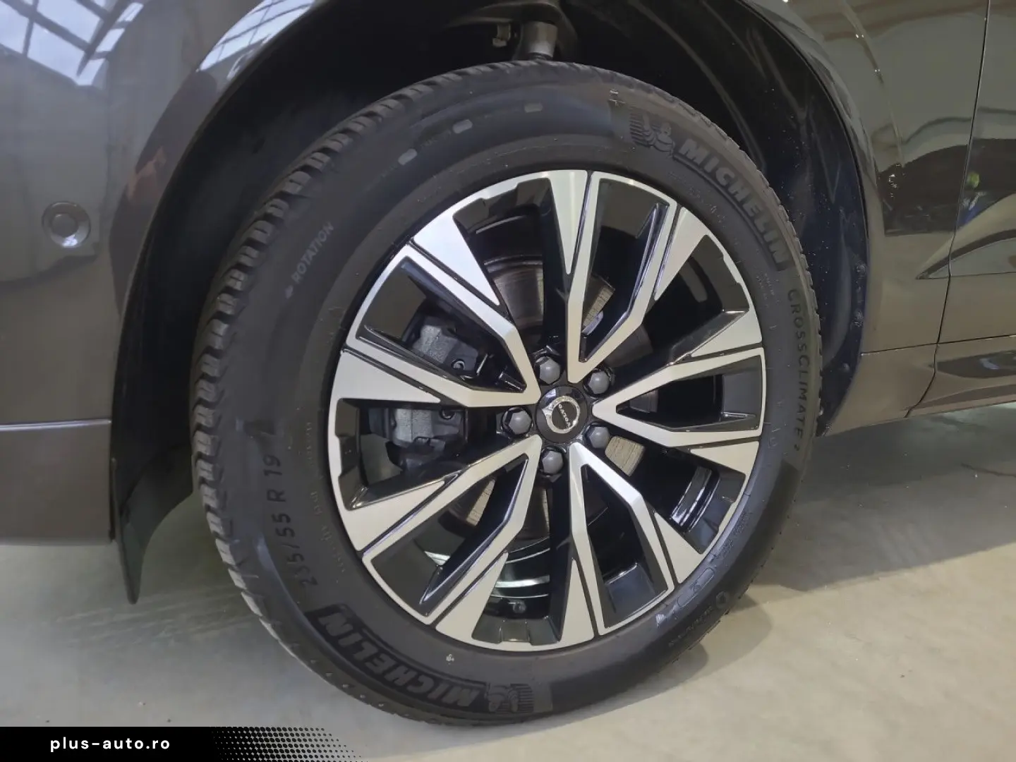 VOLVO XC60 B5 (Benzin) Plus Dark AWD Automatik Navi