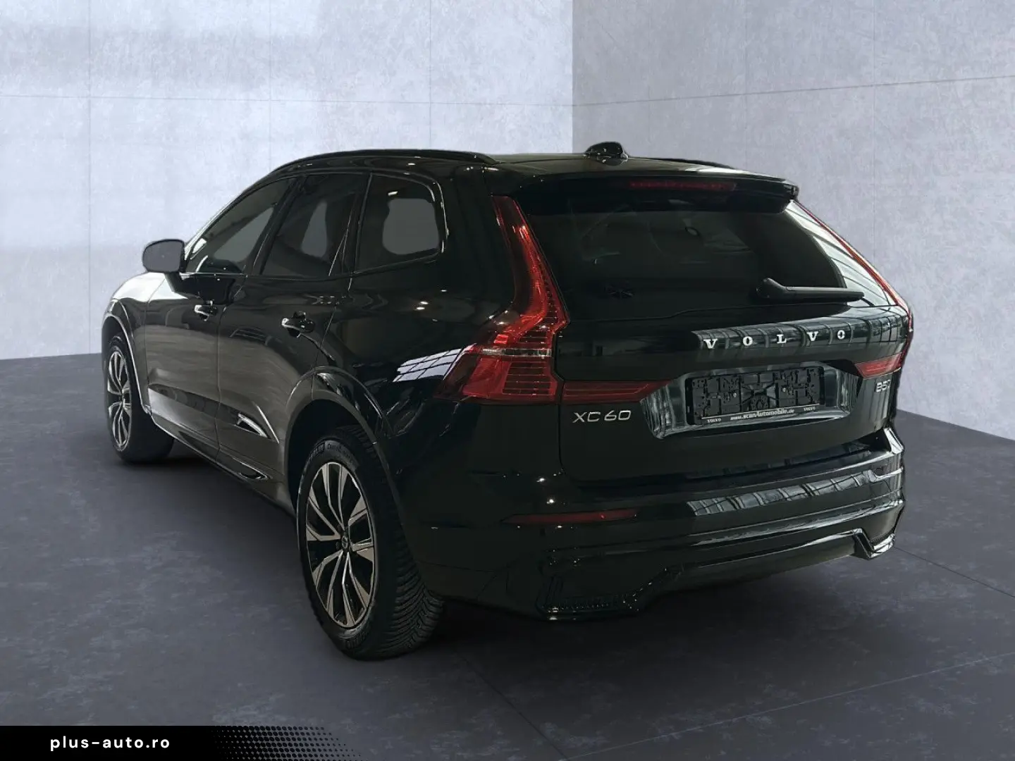 VOLVO XC 60 Plus Dark AWD Bluetooth LED Klima