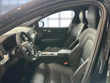 VOLVO XC 60 Plus Dark AWD Bluetooth LED Klima