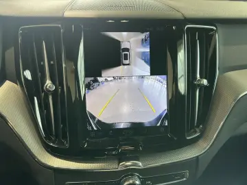 VOLVO XC 60 Plus Dark AWD Bluetooth LED Klima