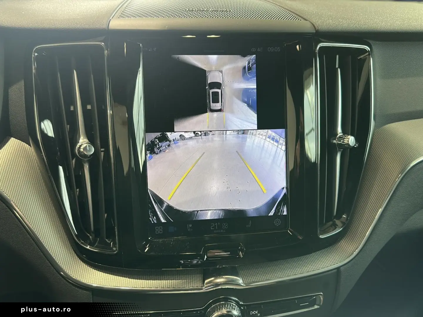 VOLVO XC 60 Plus Dark AWD Bluetooth LED Klima