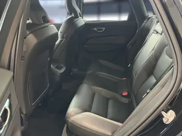 VOLVO XC 60 Plus Dark AWD Bluetooth LED Klima