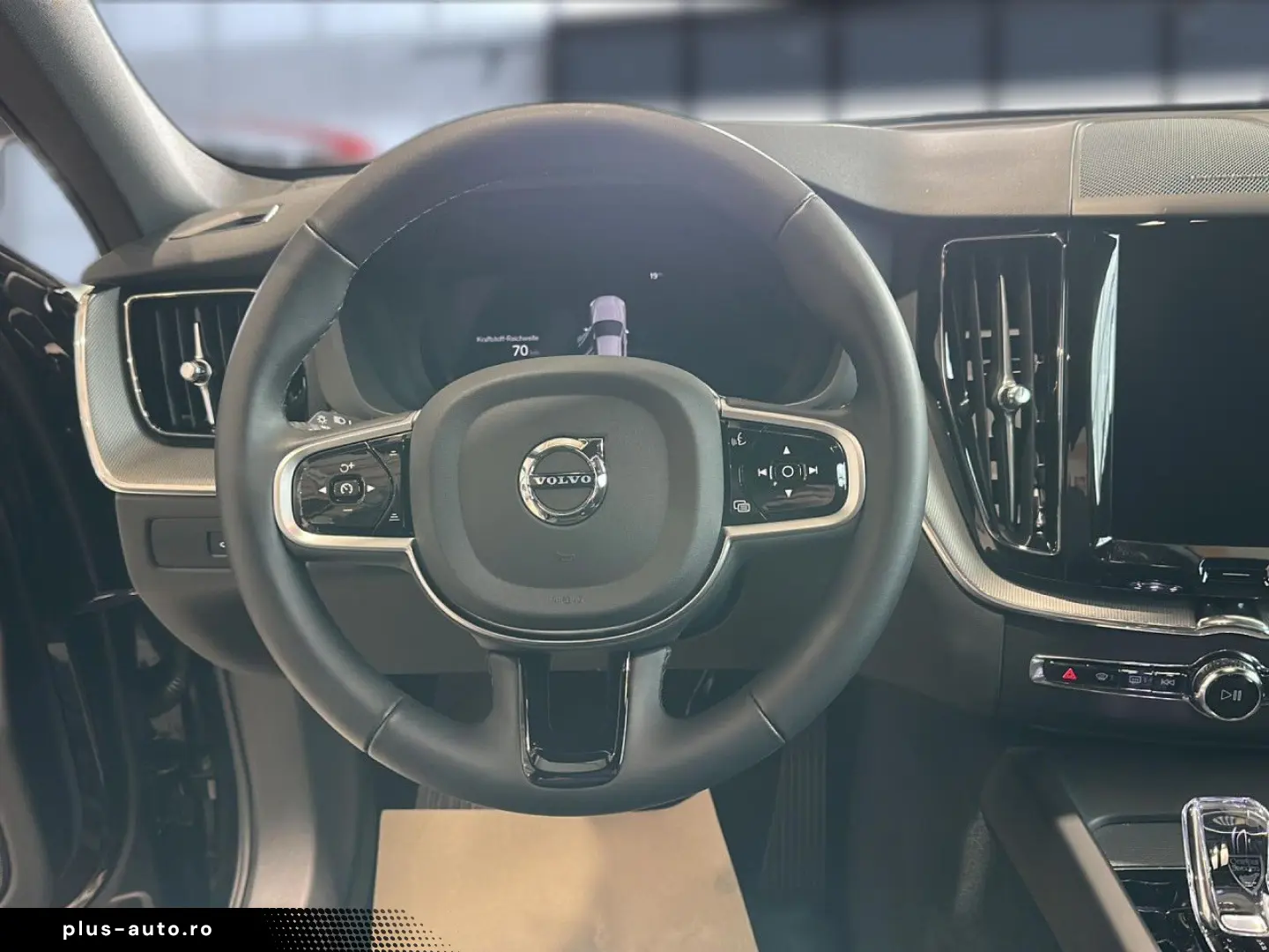 VOLVO XC 60 Plus Dark AWD Bluetooth LED Klima