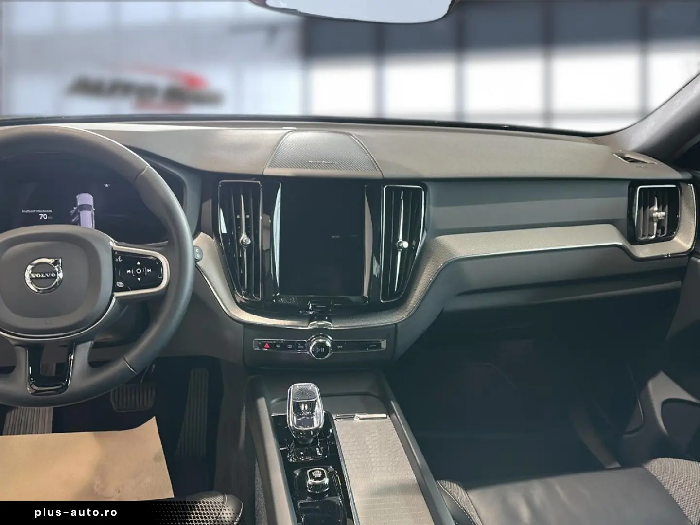 VOLVO XC 60 Plus Dark AWD Bluetooth LED Klima