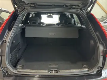 VOLVO XC 60 Plus Dark AWD Bluetooth LED Klima