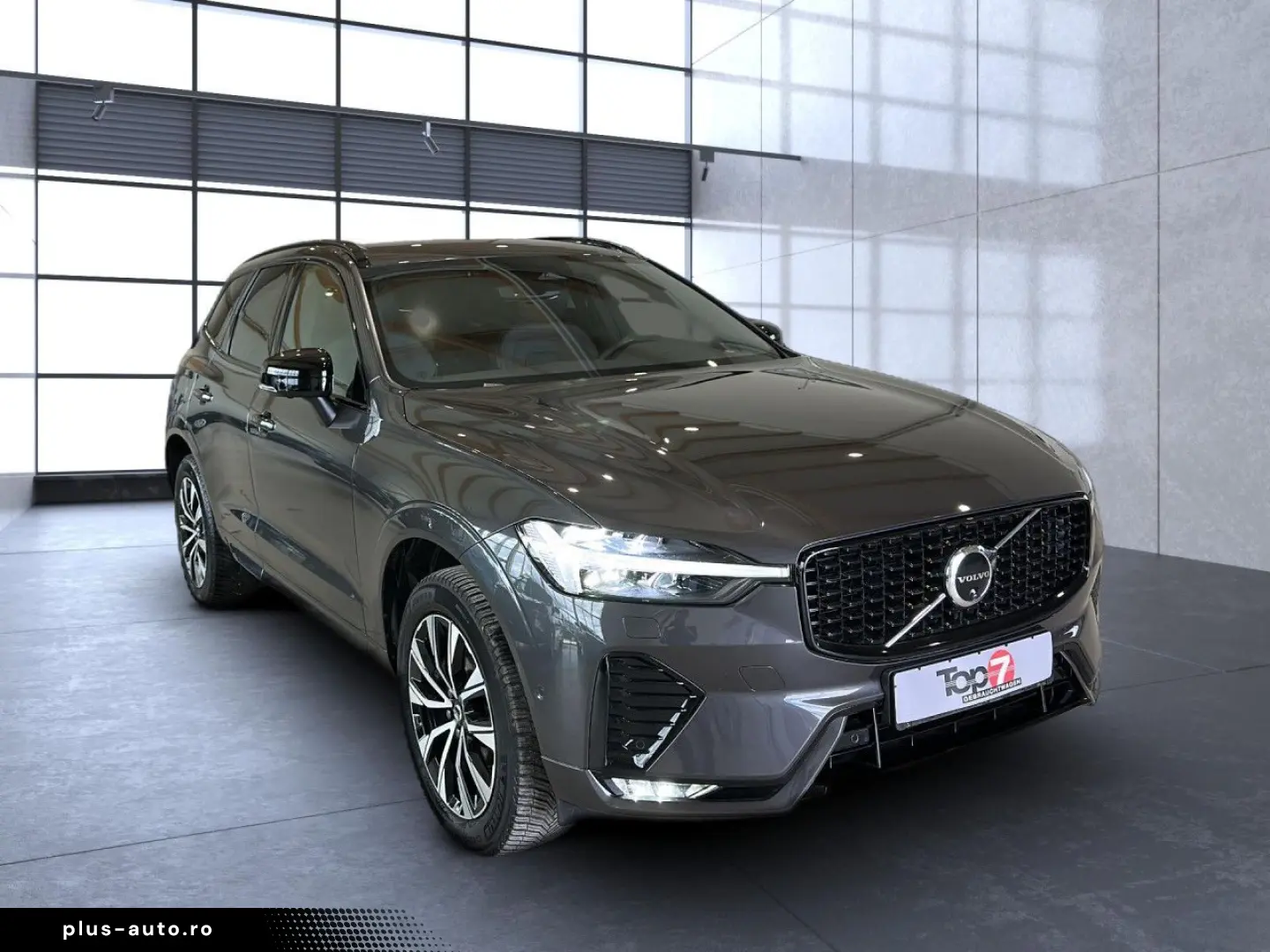 VOLVO XC 60 Plus Dark AWD Bluetooth LED Klima