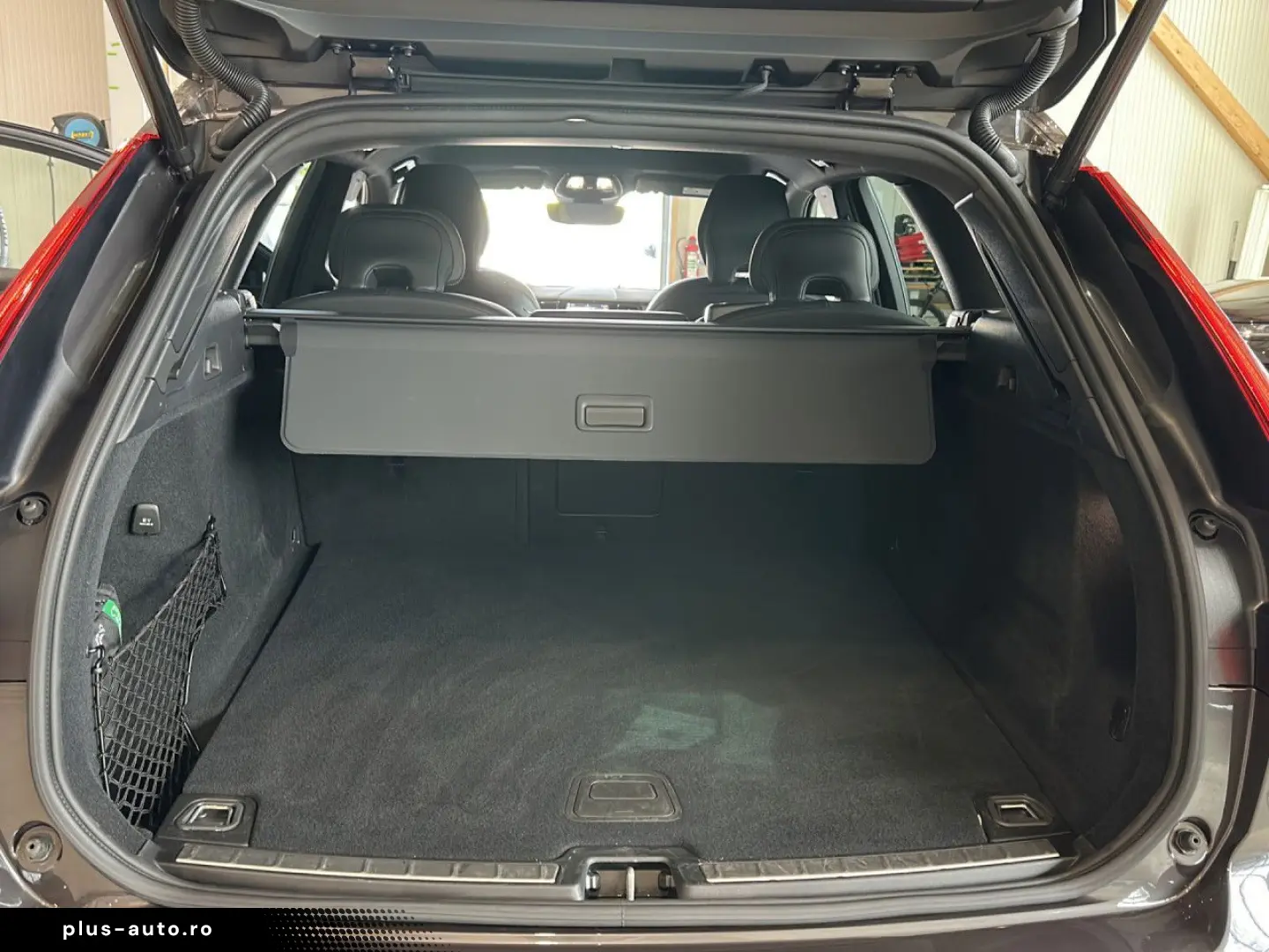 VOLVO XC 60 Plus Dark AWD Bluetooth LED Klima