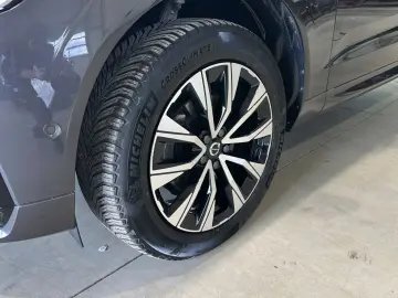 VOLVO XC 60 Plus Dark AWD Bluetooth LED Klima