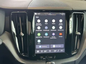 VOLVO XC 60 Plus Dark AWD Bluetooth LED Klima