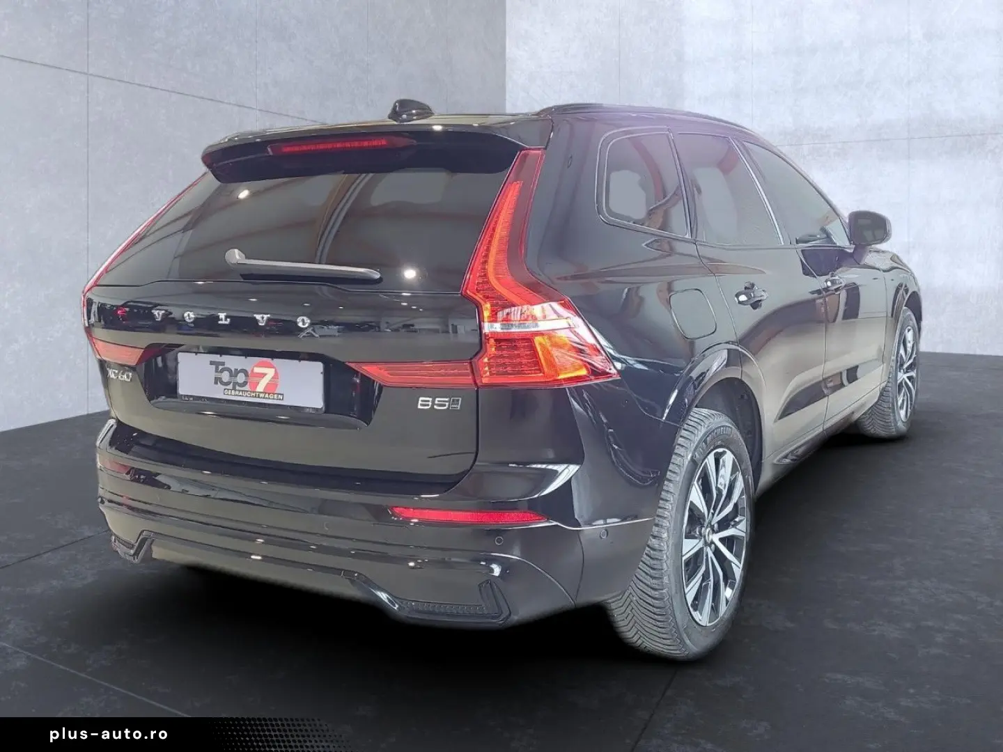 VOLVO XC 60 Plus Dark AWD Bluetooth LED Klima