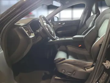 VOLVO XC 60 Plus Dark AWD Bluetooth LED Klima