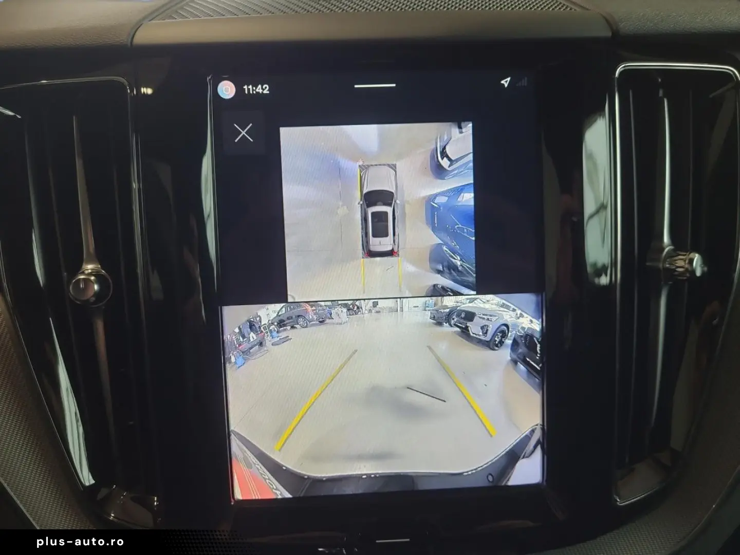 VOLVO XC 60 Plus Dark AWD Bluetooth LED Klima