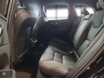VOLVO XC 60 Plus Dark AWD Bluetooth LED Klima