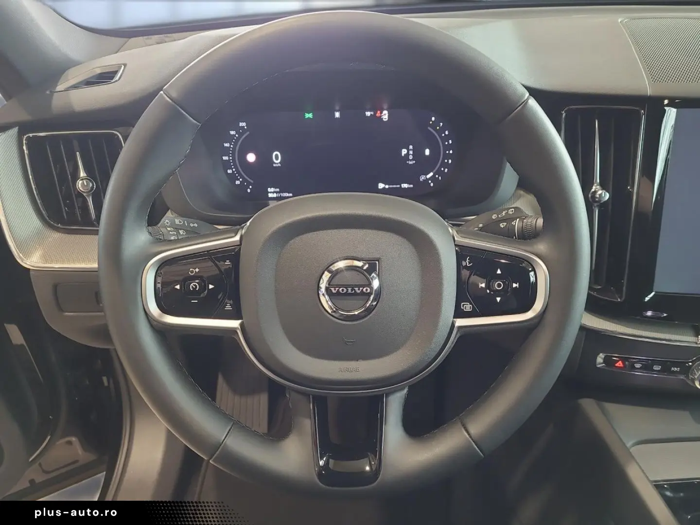 VOLVO XC 60 Plus Dark AWD Bluetooth LED Klima