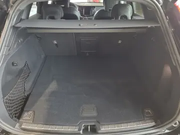 VOLVO XC 60 Plus Dark AWD Bluetooth LED Klima