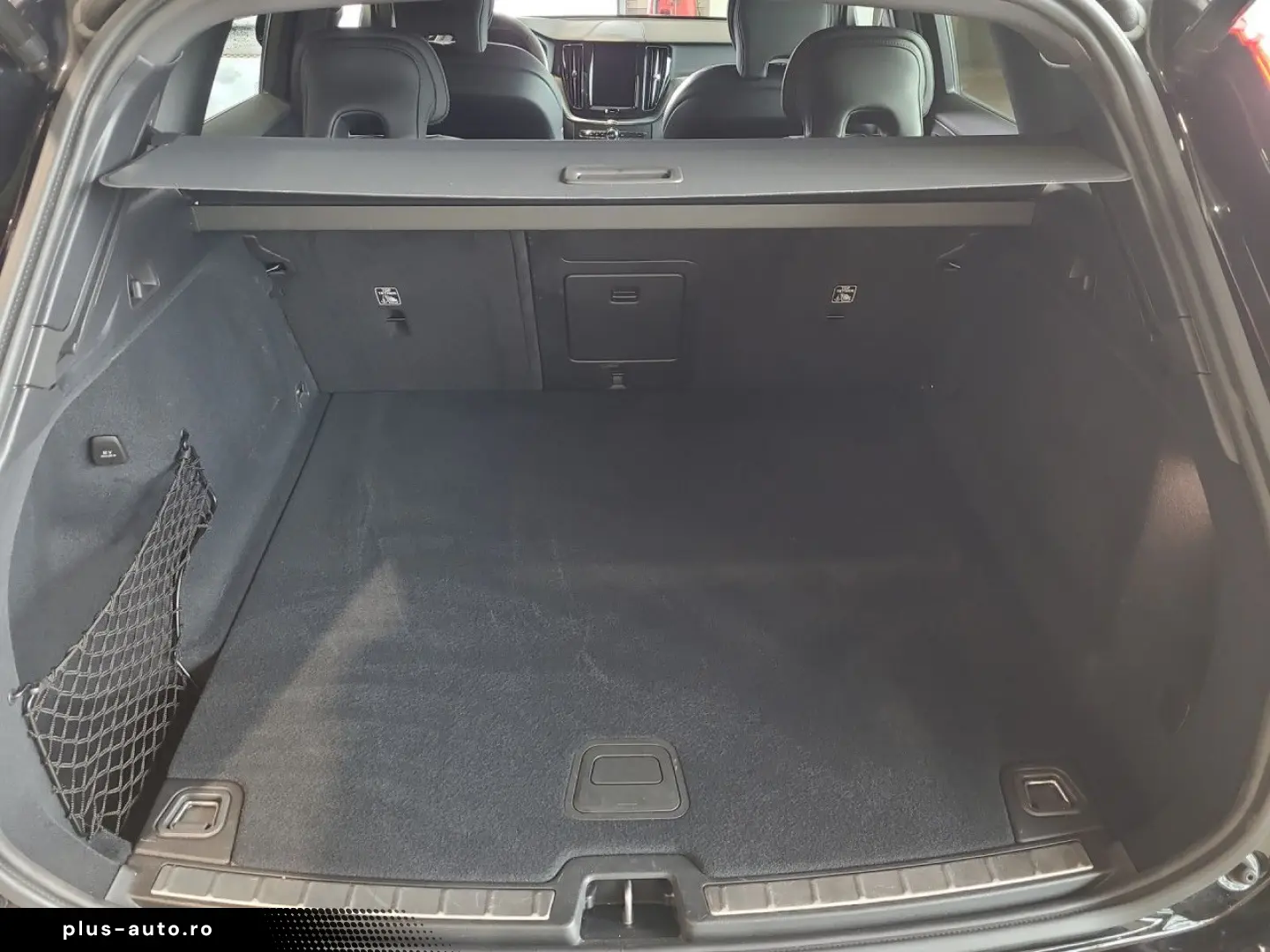VOLVO XC 60 Plus Dark AWD Bluetooth LED Klima