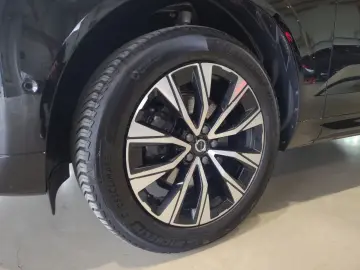 VOLVO XC 60 Plus Dark AWD Bluetooth LED Klima