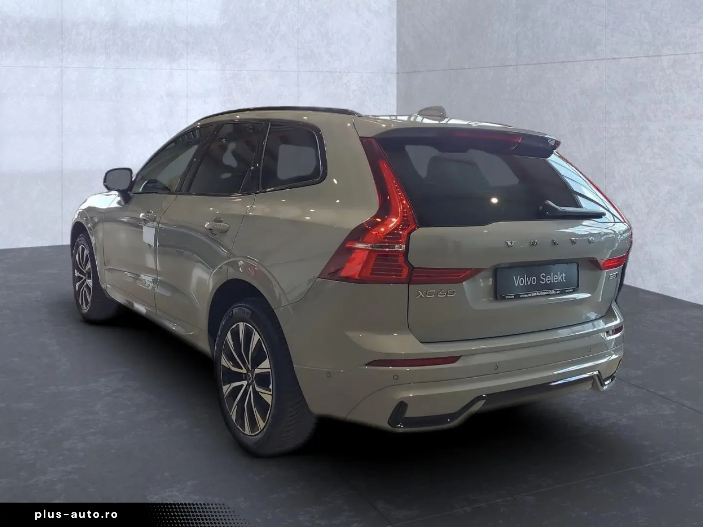 VOLVO XC 60 Plus Dark AWD Bluetooth Navi LED Klima