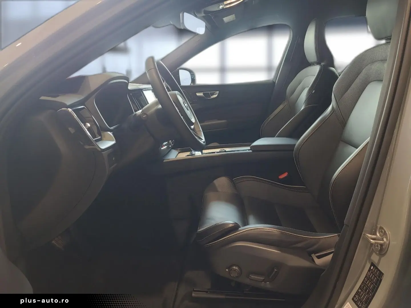 VOLVO XC 60 Plus Dark AWD Bluetooth Navi LED Klima