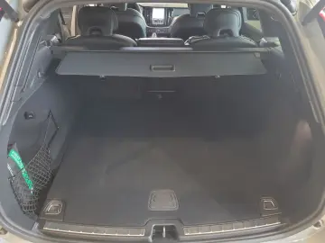 VOLVO XC 60 Plus Dark AWD Bluetooth Navi LED Klima
