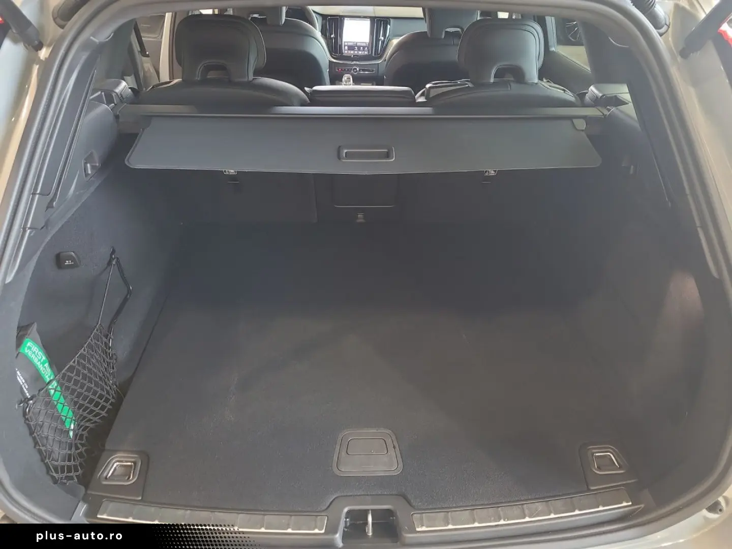 VOLVO XC 60 Plus Dark AWD Bluetooth Navi LED Klima